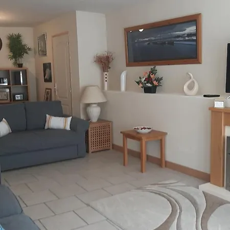 Maison En Ville Avec Terrasse Ensoleillee Et Wi-Fi Magnac-Laval Exterior foto