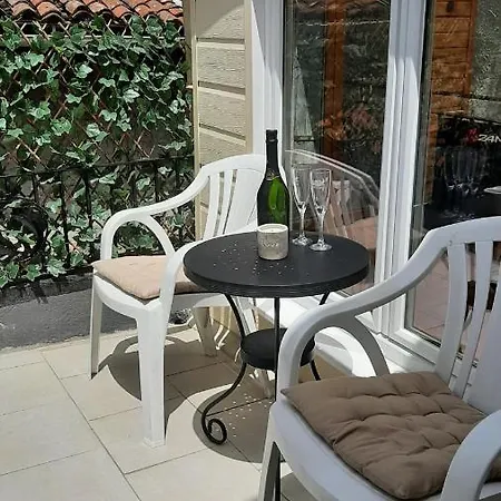 Maison En Ville Avec Terrasse Ensoleillee Et Wi-Fi Magnac-Laval Exterior foto