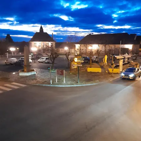 Maison En Ville Avec Terrasse Ensoleillee Et Wi-Fi Magnac-Laval Exterior foto